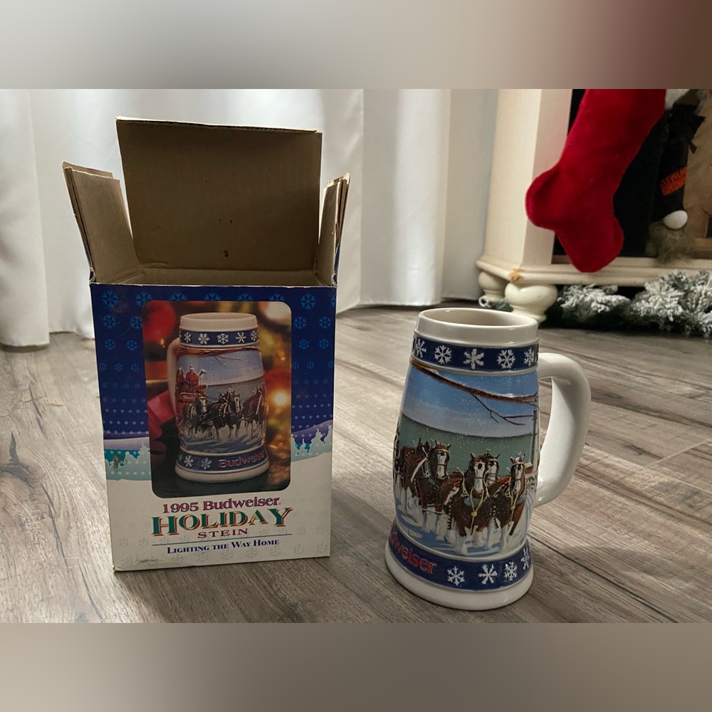 1995 Budweiser Holiday Stein “Lighting the Way Home”